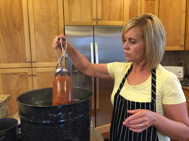 Removing canned salsa